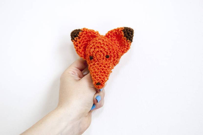original_crocheted-orange-fox-brooch