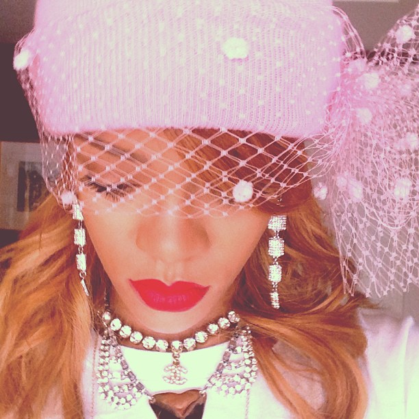 Rihanna-Veiled-Beanie